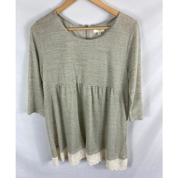 Umgee Knit Lace Bottom Blouse Size Medium - Picture 1 of 6